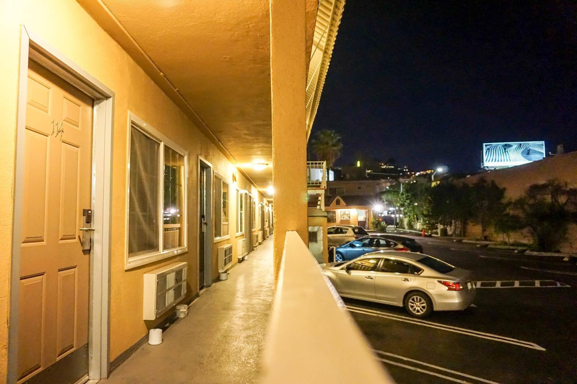 Hollywood La Brea Inn Los Angeles Exterior photo