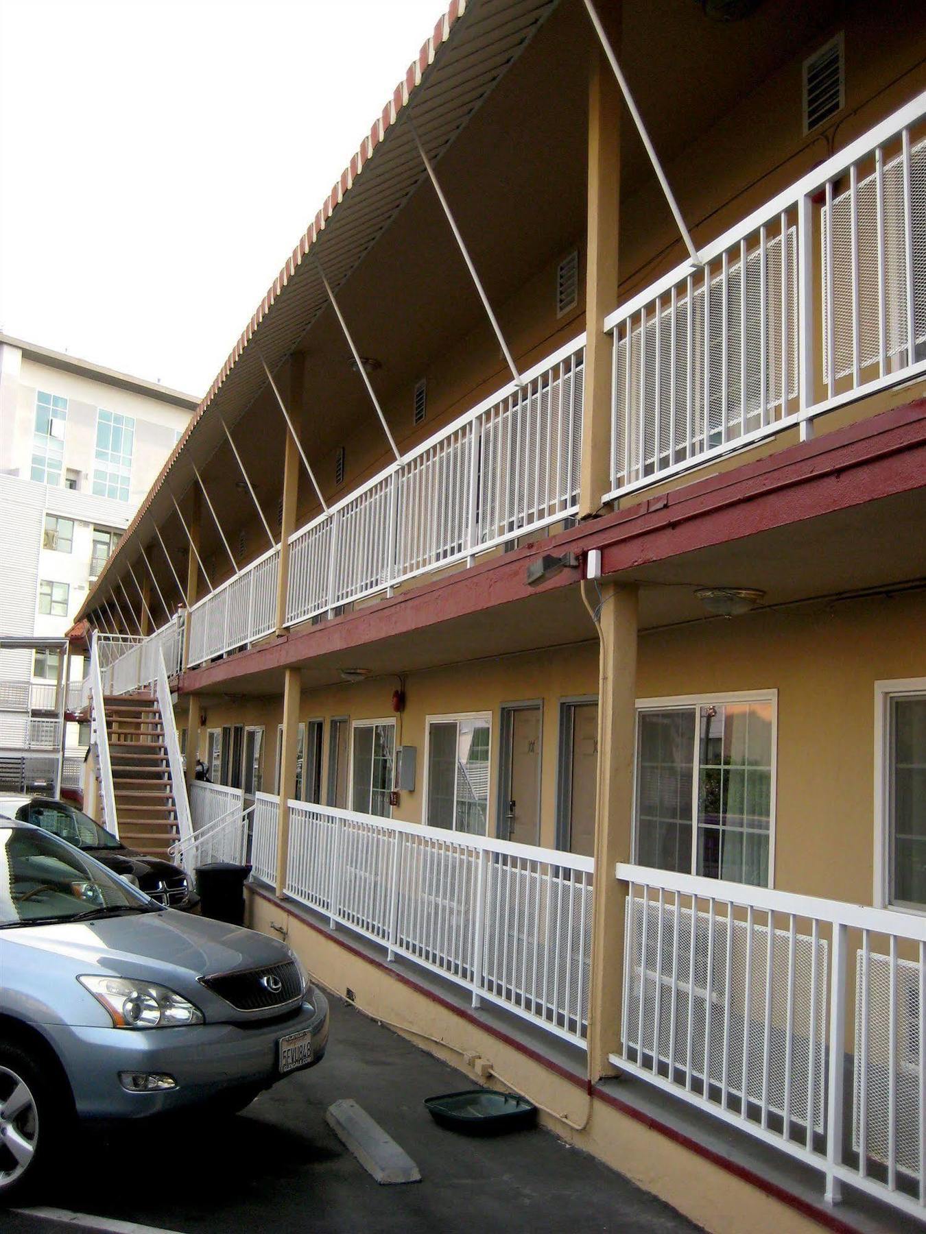 Hollywood La Brea Inn Los Angeles Exterior photo